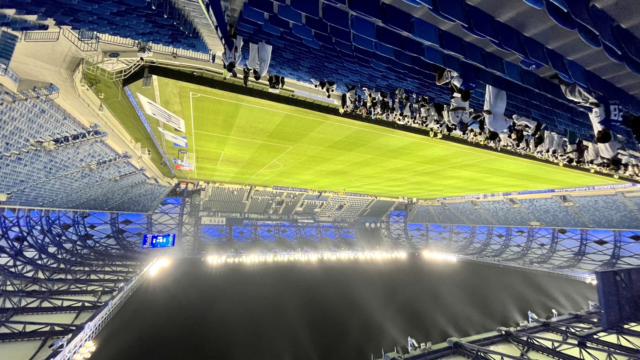 استاد آل مكتوم في دبي معقل نادي النصر الإماراتي
