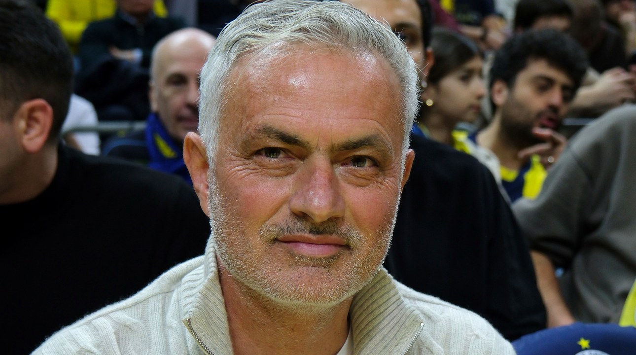 المدرب البرتغالي جوزيه مورينيو مدرب ريال مدريد