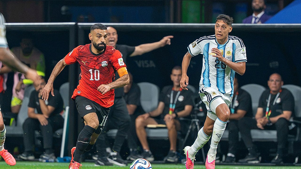 محمد صلاح بقميص منتخب مصر خلال مباراة دولية
